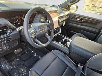 New 2026 GMC Yukon XL Elevation video 3