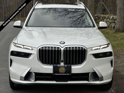 Used 2023 BMW X7 xDrive40i w/ Premium Package image 3