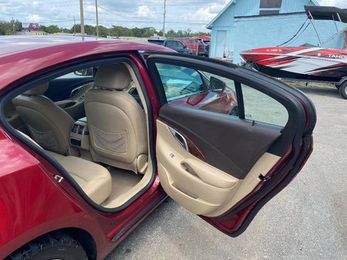 Used 2010 Buick LaCrosse CXL FWD image 19