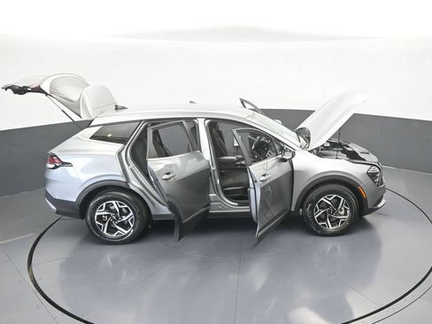 Used 2024 Kia Sportage LX AWD/4WD image 69