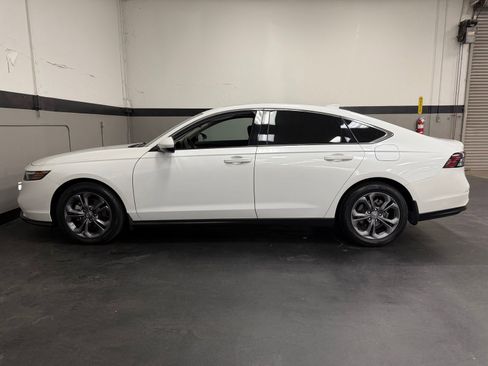 Used 2023 Honda Accord EX image 9