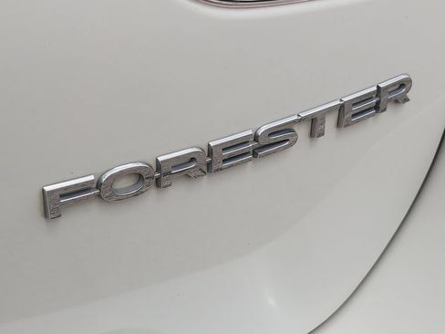 Certified 2022 Subaru Forester Premium AWD/4WD image 11