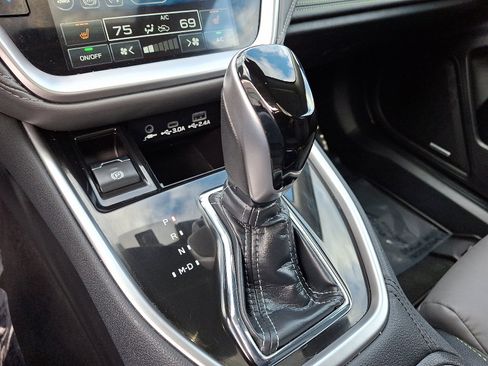 Certified 2025 Subaru Outback Onyx Edition image 18