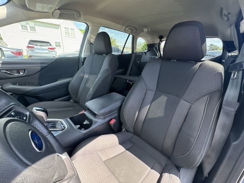 Used 2023 Subaru Outback Premium AWD/4WD image 2