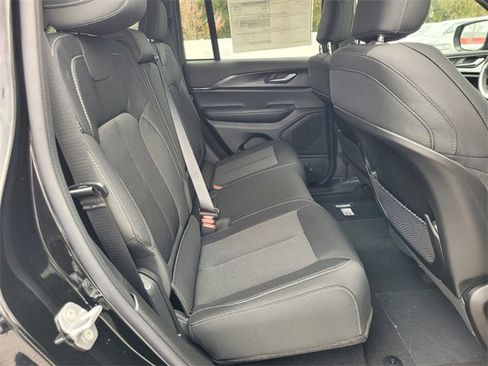 New 2025 Jeep Grand Cherokee Laredo X image 13