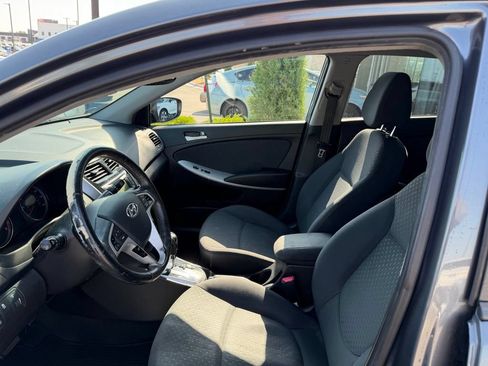 Used 2013 Hyundai Accent SE FWD image 10