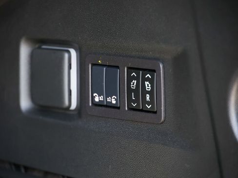 Used 2025 GMC Yukon Elevation w/ LPO, Floor Liner Package AWD/4WD image 41
