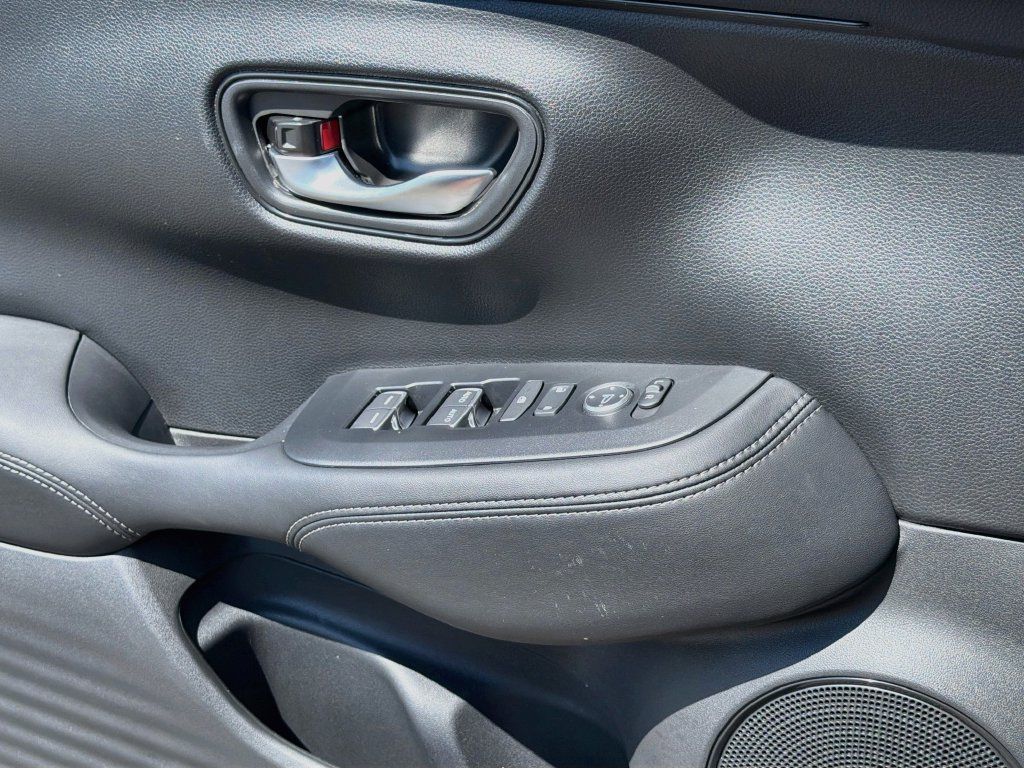 New 2027 Honda HR-V EX-L image 17