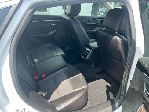 Used 2015 Chevrolet Impala LT FWD image 14