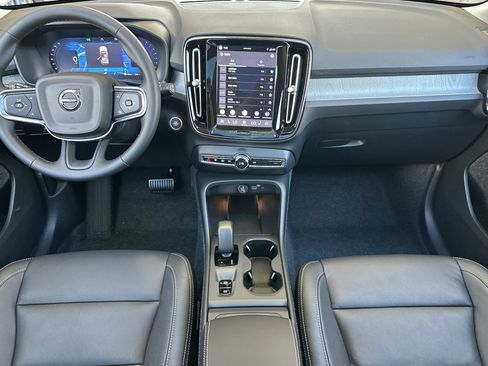 New 2026 Volvo XC40 B5 Core AWD/4WD image 10