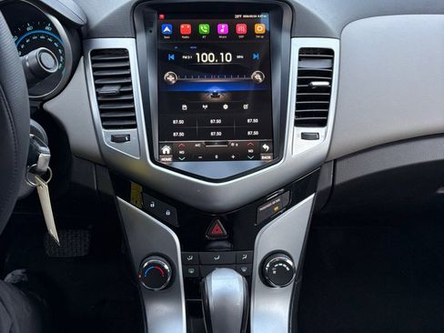 Used 2011 Chevrolet Cruze LT image 15