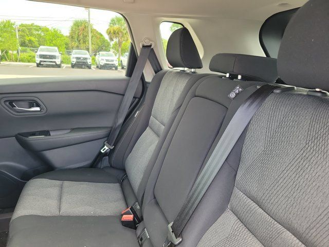 Certified 2026 Nissan Rogue SV FWD image 11