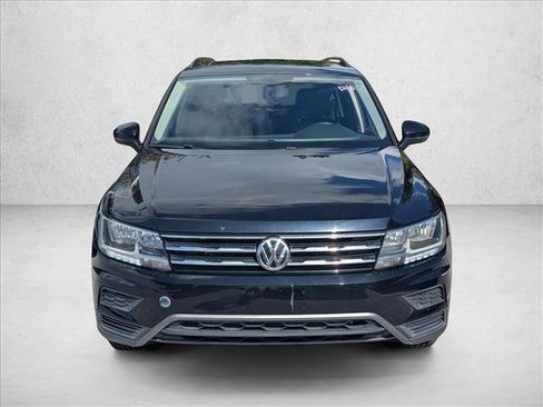 Used 2019 Volkswagen Tiguan SE w/ Panoramic Sunroof Package image 2
