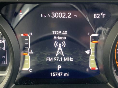 Used 2025 Jeep Wrangler Sahara image 39