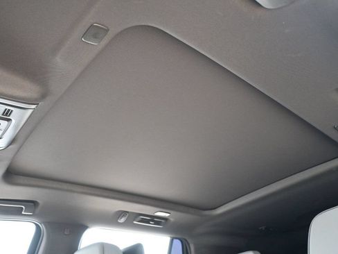 Used 2023 GMC Yukon SLT RWD image 25