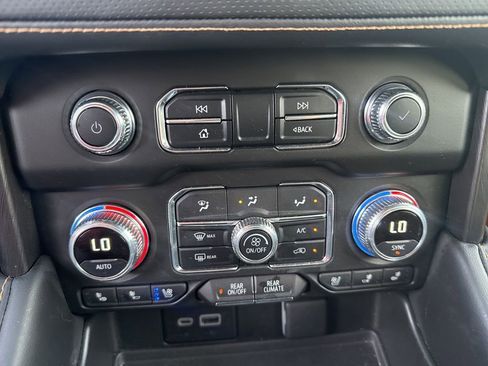 Used 2024 GMC Yukon XL AT4 image 17