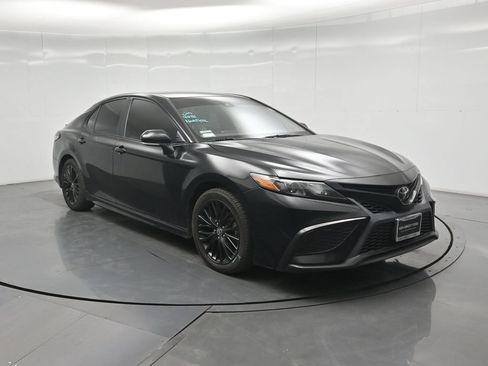 Used 2021 Toyota Camry SE w/ Convenience Package FWD image 36