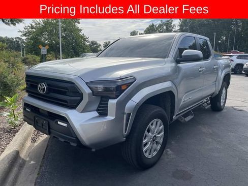 Used 2025 Toyota Tacoma SR5 AWD/4WD image 1