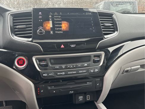 Used 2020 Honda Pilot Touring image 18