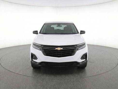 Used 2024 Chevrolet Equinox LS w/ Driver Confidence II Package FWD image 4