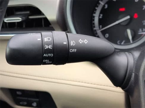 Used 2021 Toyota Highlander Limited image 28