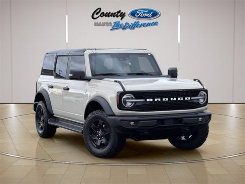 New 2025 Ford Bronco Outer Banks image 1