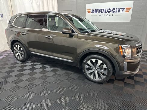 Used 2022 Kia Telluride S AWD/4WD image 3