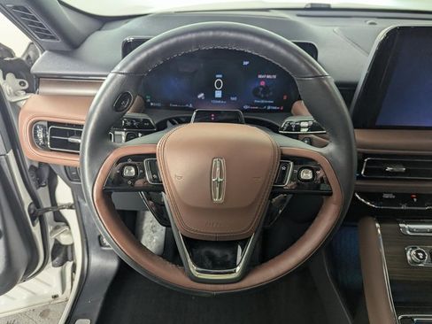 Used 2025 Lincoln Aviator Reserve w/ Equipment Group 201A image 13
