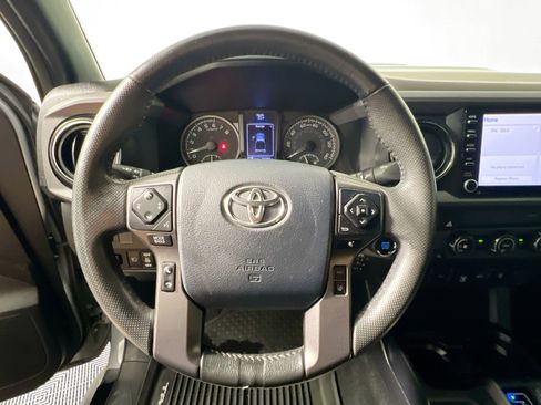Used 2020 Toyota Tacoma TRD Sport w/ Technology Package RWD image 16