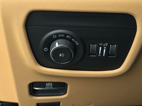 New 2026 Jeep Grand Cherokee Summit image 29