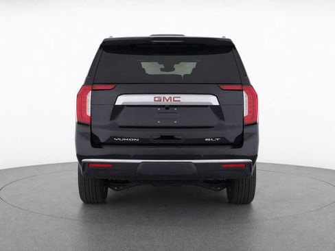 Used 2023 GMC Yukon SLT w/ SLT Luxury Package AWD/4WD image 7