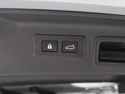 Used 2025 Subaru Forester Premium image 9