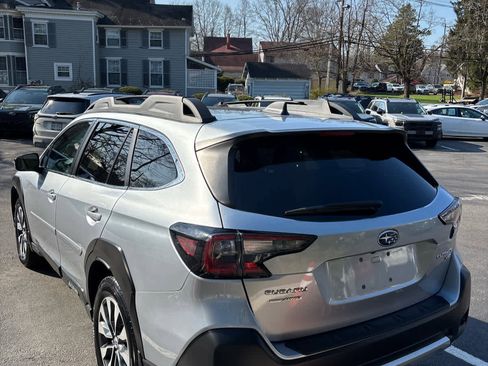 Used 2023 Subaru Outback Limited XT image 4