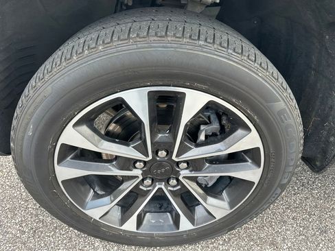 Used 2022 Jeep Grand Cherokee L Overland w/ Advanced Protech Group III image 15