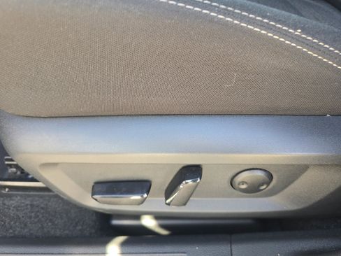 Used 2023 Nissan Rogue SV image 10