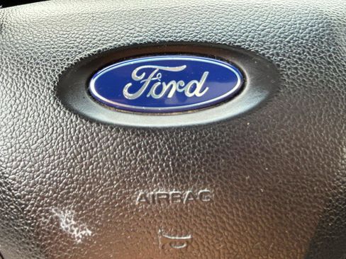 Used 2017 Ford Explorer XLT w/ XLT Technology Feature Bundle AWD/4WD image 22