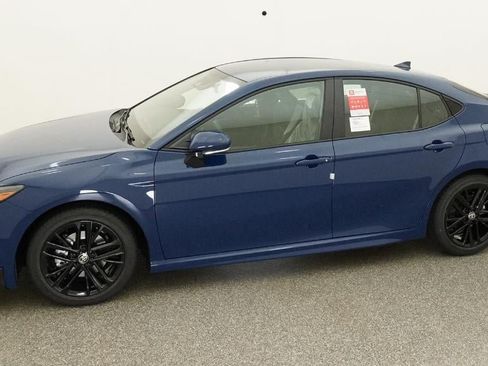 New 2026 Toyota Camry SE FWD image 2