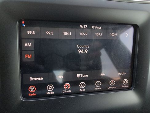 Used 2019 Jeep Cherokee Latitude w/ Popular Appearance Group AWD/4WD image 25