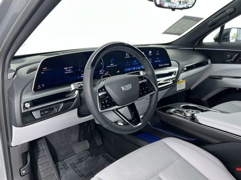 Used 2026 Cadillac Lyriq Premium Luxury image 10