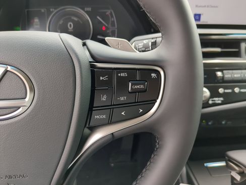 New 2025 Lexus ES 300h w/ Premium Package image 30