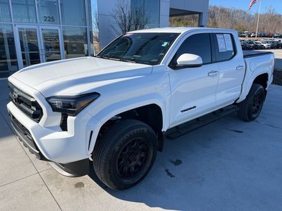 Used 2025 Toyota Tacoma SR5