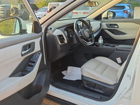 Used 2023 Nissan Rogue SV w/ SV Premium B Package AWD/4WD image 10