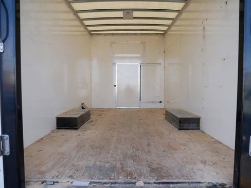 Used 2023 Chevrolet Express 3500 w/ Power Convenience Package image 5