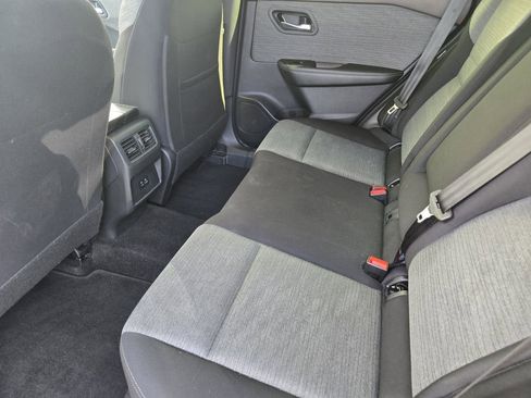 Used 2023 Nissan Rogue SV image 19