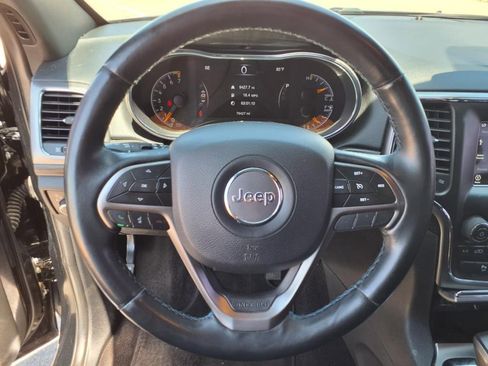 Used 2019 Jeep Grand Cherokee Laredo image 8