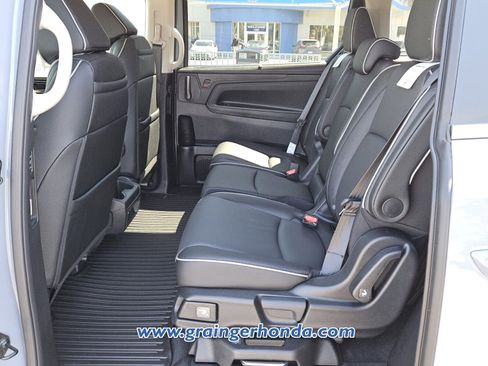 New 2026 Honda Odyssey Touring image 10