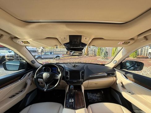 Used 2019 Maserati Levante GranLusso image 20