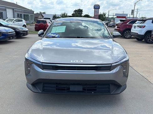 Used 2025 Kia K4 FWD image 2
