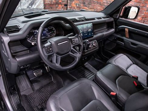 Used 2023 Land Rover Defender 90 X image 2