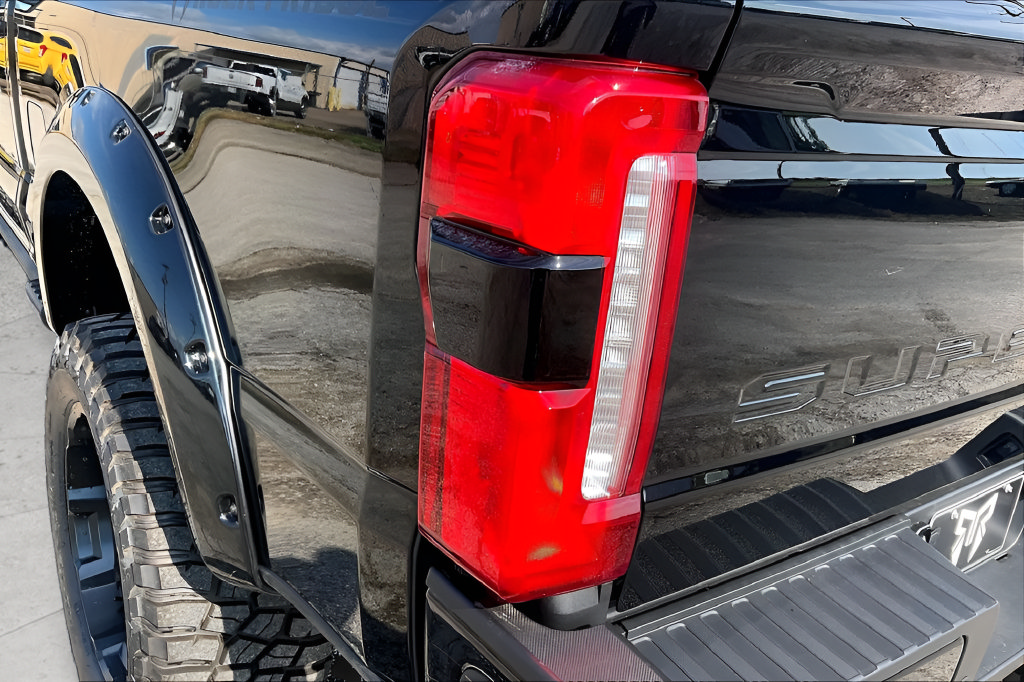 New 2025 Ford F250 XLT w/ Black Appearance Package AWD/4WD image 23